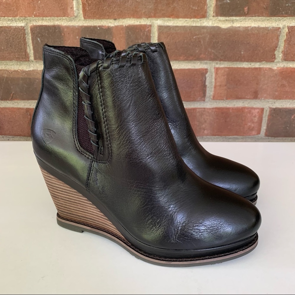 Ariat Belle Black Leather Wedge Ankle Boots women’s Size US 6 B New Without Tags